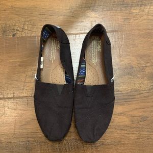 BLACK TOMS